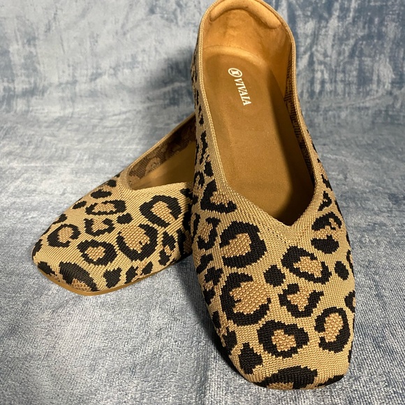 VIVAIA Square-Toe V-Cut Flats (Margot 2.0) SIZE 9.5 - Picture 4 of 8